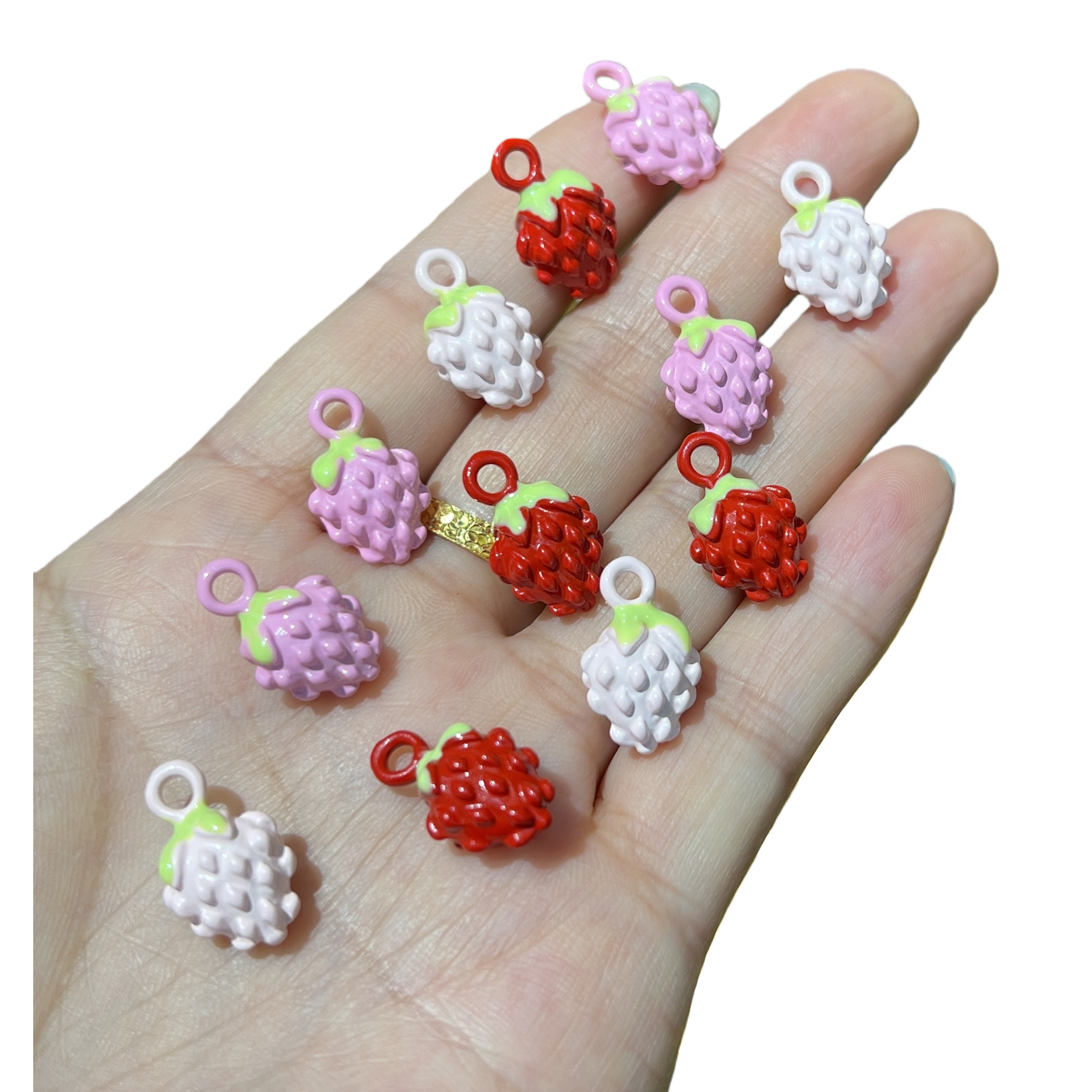 Colorful strawberry-shaped pendant, fashionable, sweet, individual and trendy necklace accessory, a fine gift for female students Item Picture