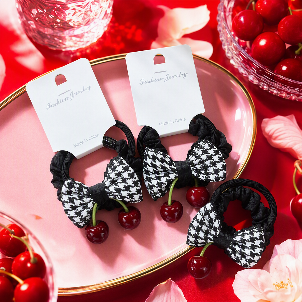 The thousand-bird checkered bow cherry hair tie is retro and sweet. The large intestine circle has a high-end look. The hair tie is a versatile hair tie for girls Application Scenario