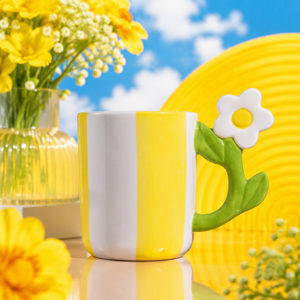 Yellow and white striped ceramic cup with daisy-shaped green handle, creative coffee water cup, household daily necessities Specification image