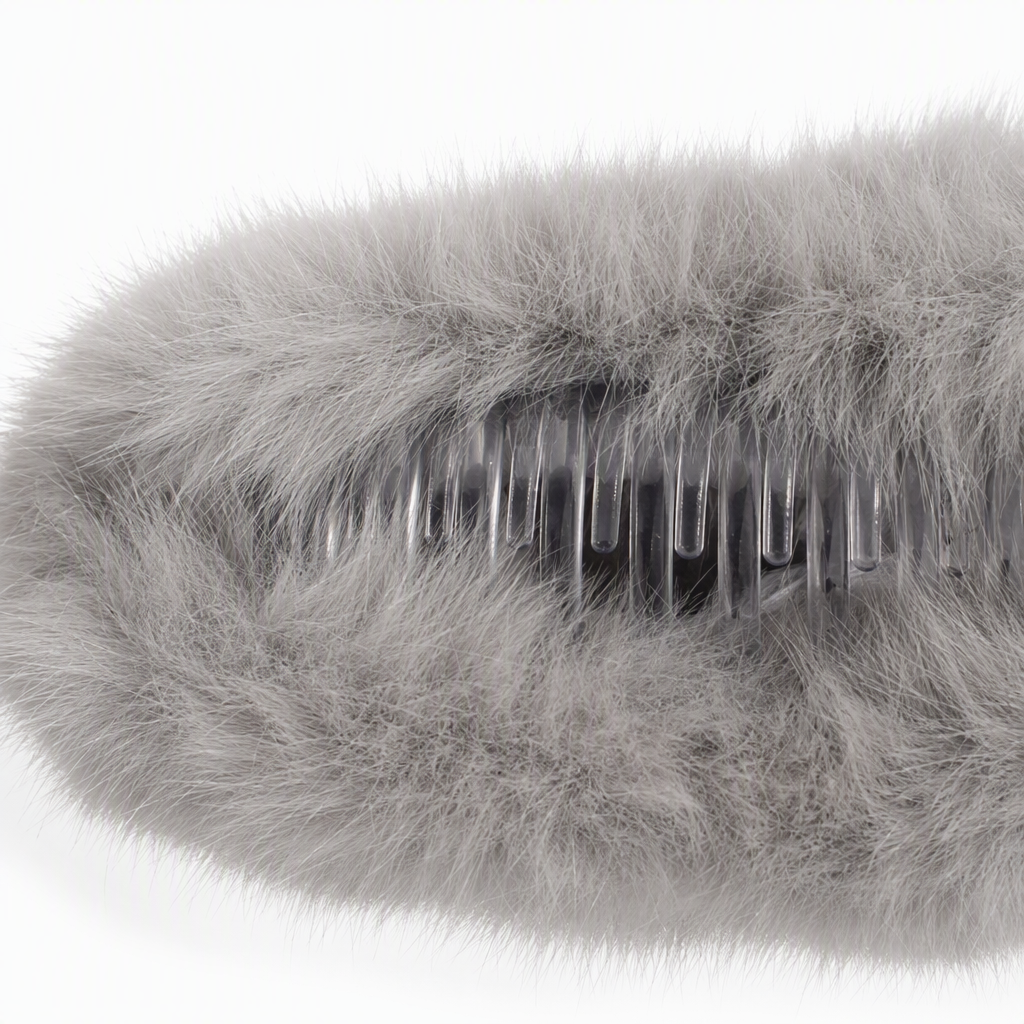 Cute plush hair clips, multi-color and versatile soft hair accessories, student Korean-style hair accessories, girls' hair clips, 13 cm large mink hair grabber Application Scenario