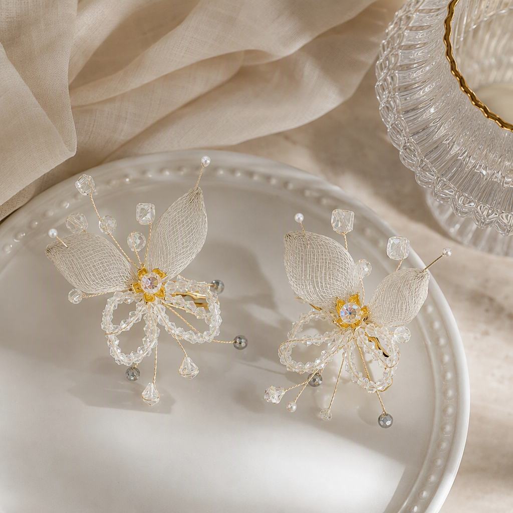 White mesh butterfly hair clip, a simple and elegant Korean-style hair accessory, a versatile hair accessory for girls details Picture