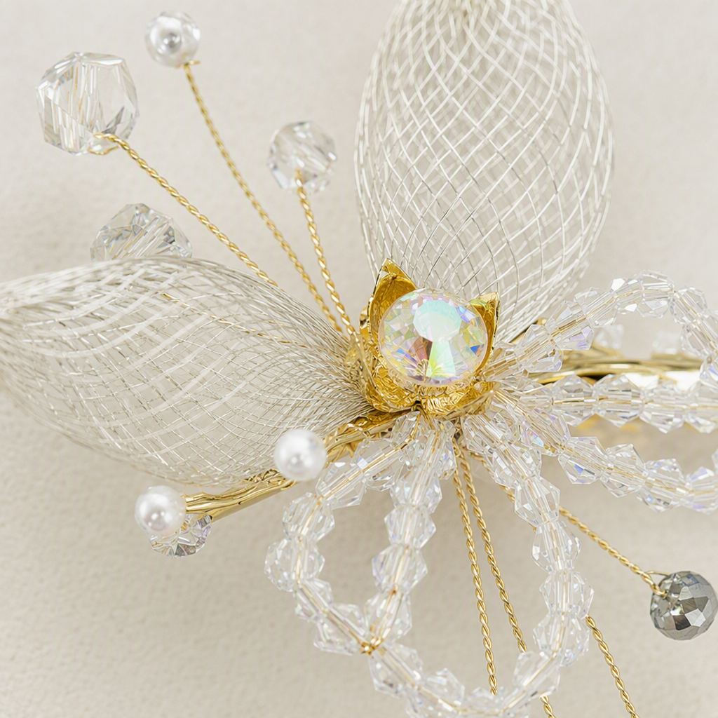 White mesh butterfly hair clip, a simple and elegant Korean-style hair accessory, a versatile hair accessory for girls Application Scenario