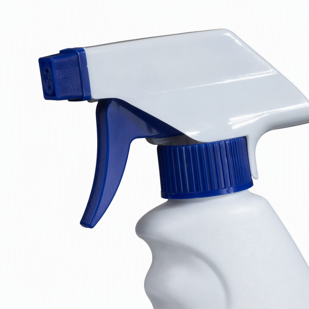 Pet-specific white spray bottle, multi-functional deodorizing and disinfecting liquid, pet supplies deodorizing and sterilizing spray bottle Application Scenario