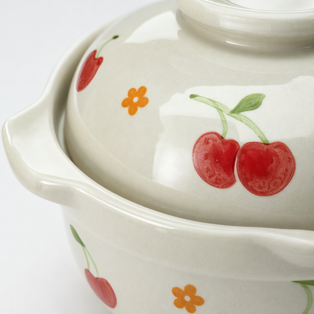 White cherry-patterned ceramic stew pot with lid, household soup pot, health-preserving stew pot, heat-resistant, durable, practical and beautiful Application Scenario
