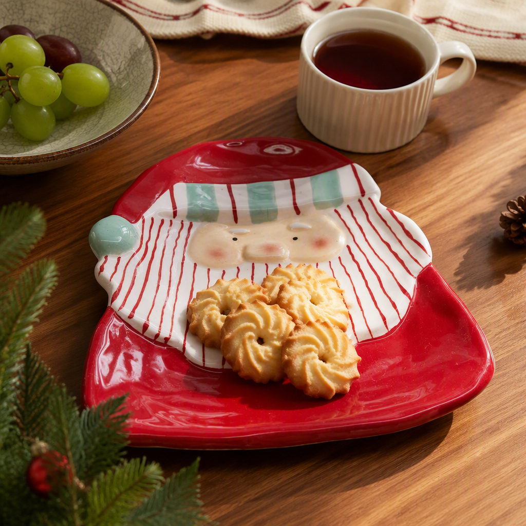 Red elderly ceramic plate for Christmas, creative home decoration, tableware, gifts and ornaments, Christmas presents details Picture