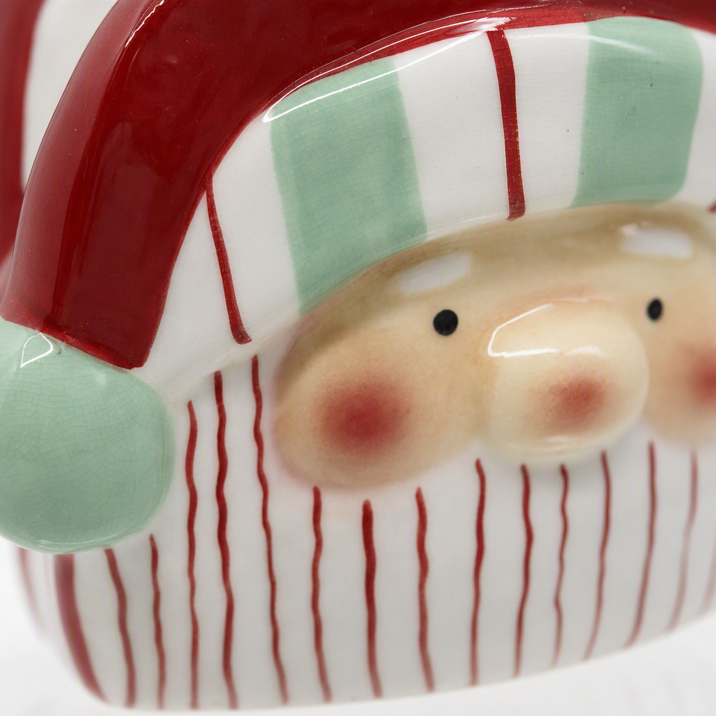 Christmas red elderly ceramic cup holder creative home decoration gift, Christmas present Application Scenario