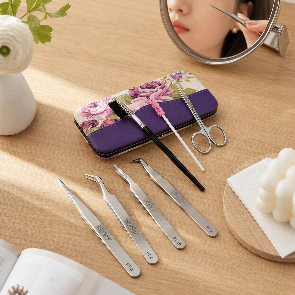 Conjunto de herramientas ciliar paquete de almacenamiento de flores púrpura pinzas de cuatro metales cepillo de cejas negro cepillo de pestañas rosa tijeras de plata belleza suministros de maquillaje details Picture
