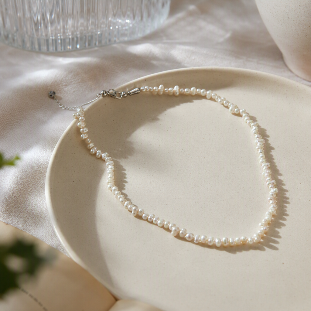 Elegant white pearl necklace, simple and fashionable, versatile necklace, gift, ladies' hair accessory details Picture