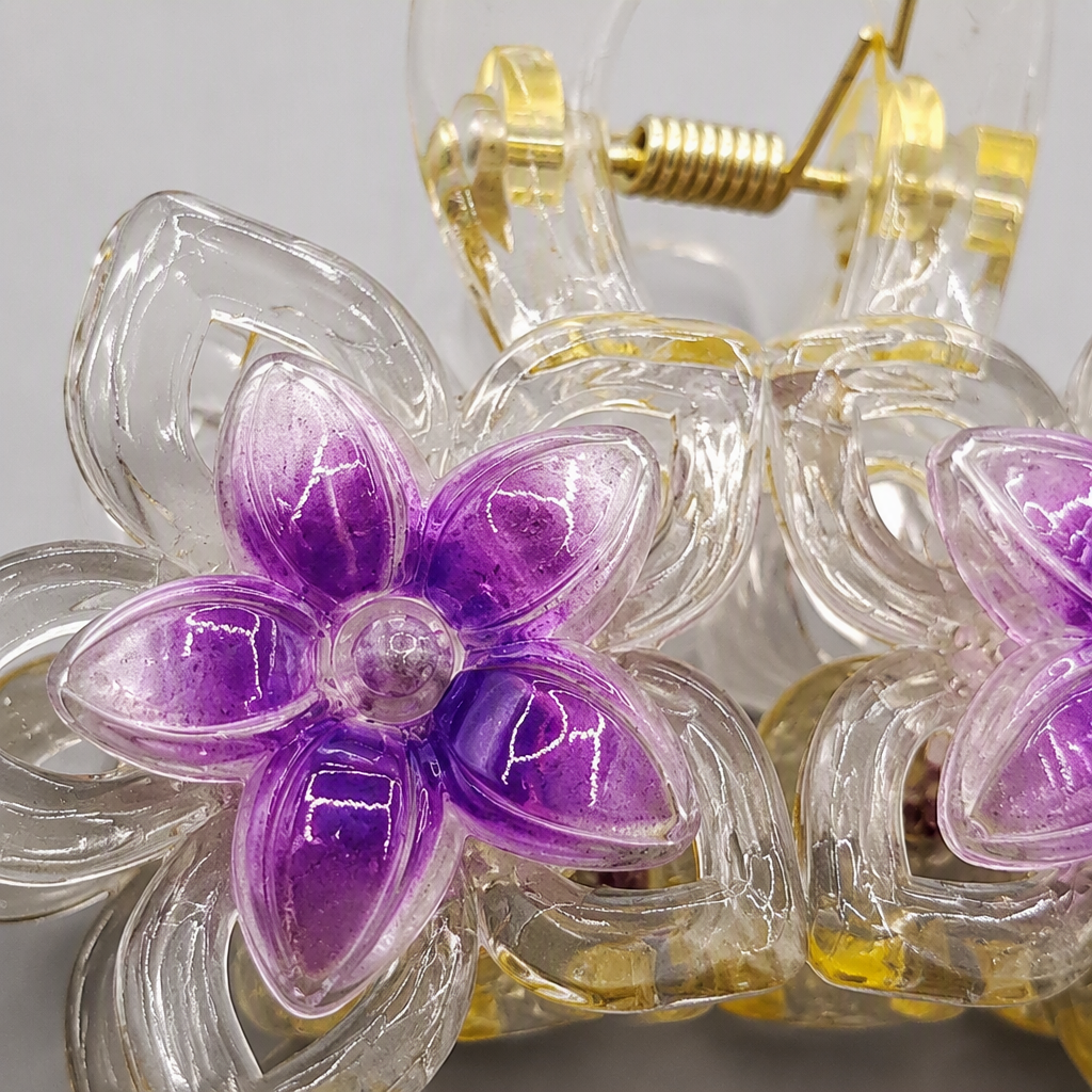 Exquisite transparent flower hair clips, simple and fashionable hair accessories for girls, hairstyle ornaments, hair clips, hair accessories Application Scenario