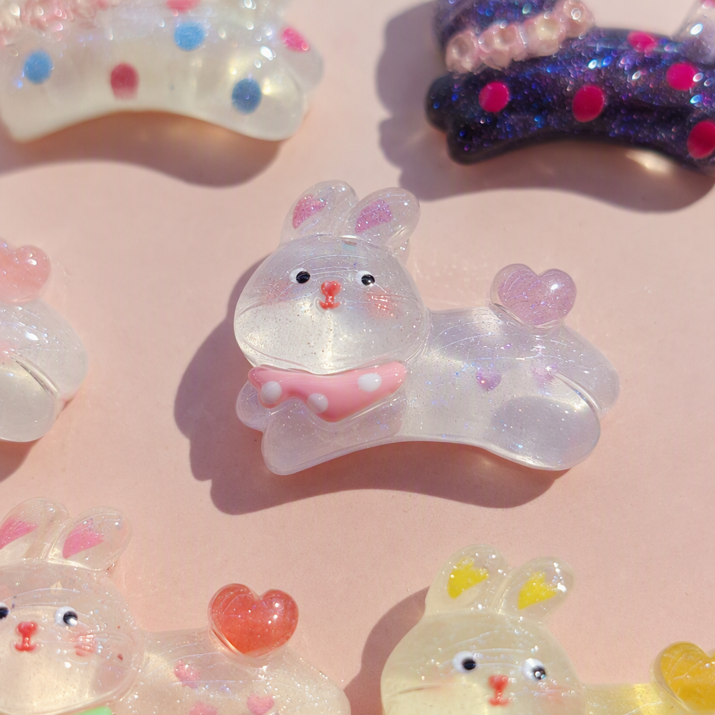 Cute cartoon animal-shaped pink card hair clips, children's and girls' hair accessories, headwear and hair accessories, cute and fun styles Application Scenario