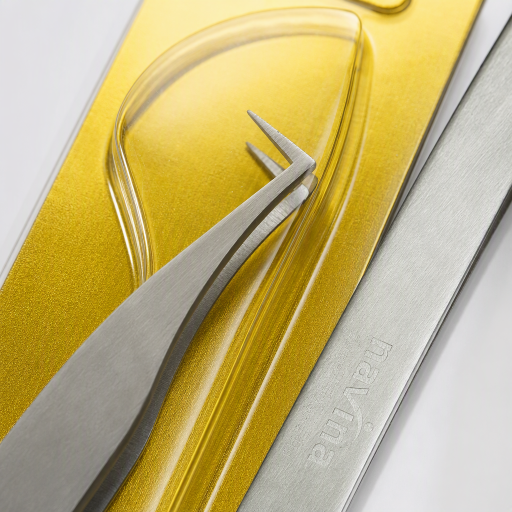 Belleza profesional pinzas de corte de cejas pinzas de punta fina agarre no daña la piel plata metal herramientas duraderas aplicables maquillaje y belleza suministros Application Scenario