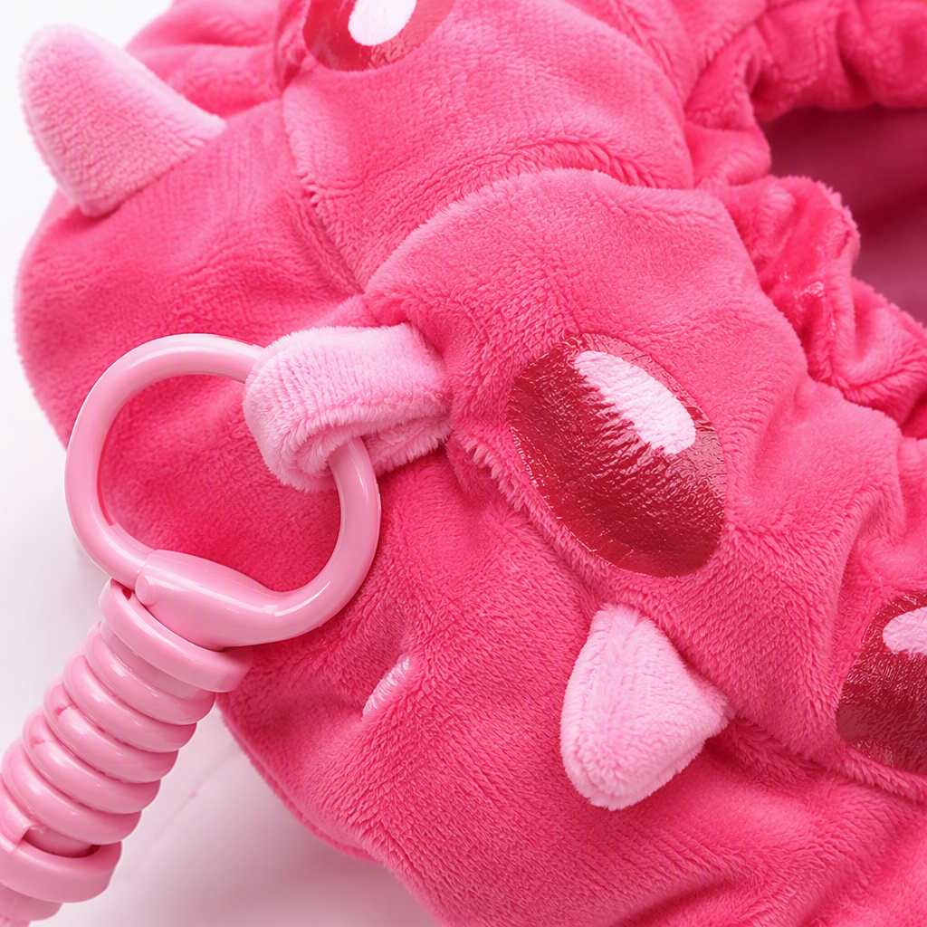 Cute cartoon dinosaur baby clothes, hats, plush pendants, schoolbags, keychains, dolls, souvenirs, wholesale for foreign trade, colorful plush crocodile-shaped keychains, Mother's Day gifts, acrylic keychains, accessories, fashionable and cute ornaments Application Scenario