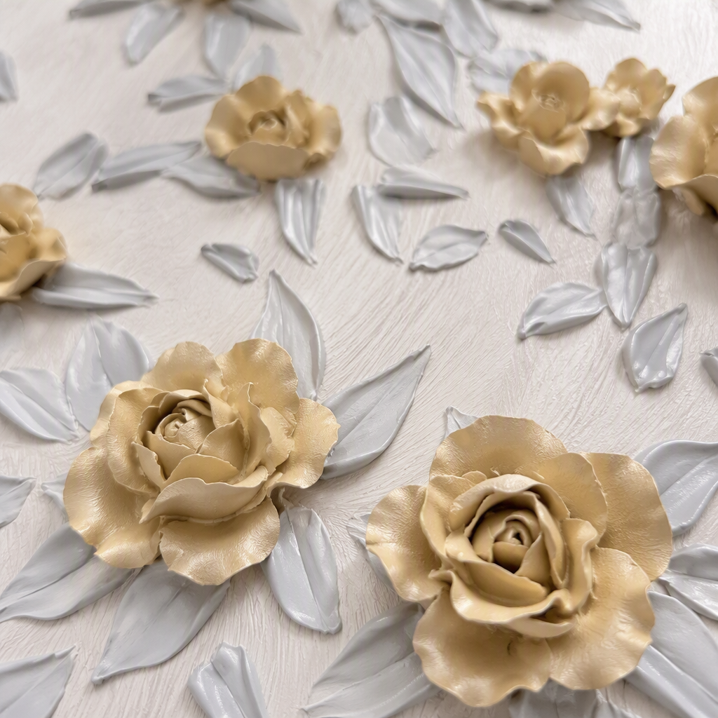 A three-dimensional decorative painting art hanging with a beige background and golden roses is a wall decoration for the living room and bedroom Application Scenario