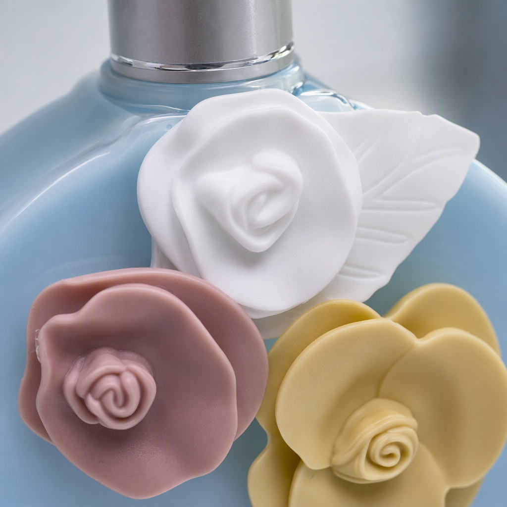 The BBaess light blue bottle is decorated with flowers. The body lotion is moisturizing, hydrating, smooth and has a natural and refreshing fragrance Application Scenario