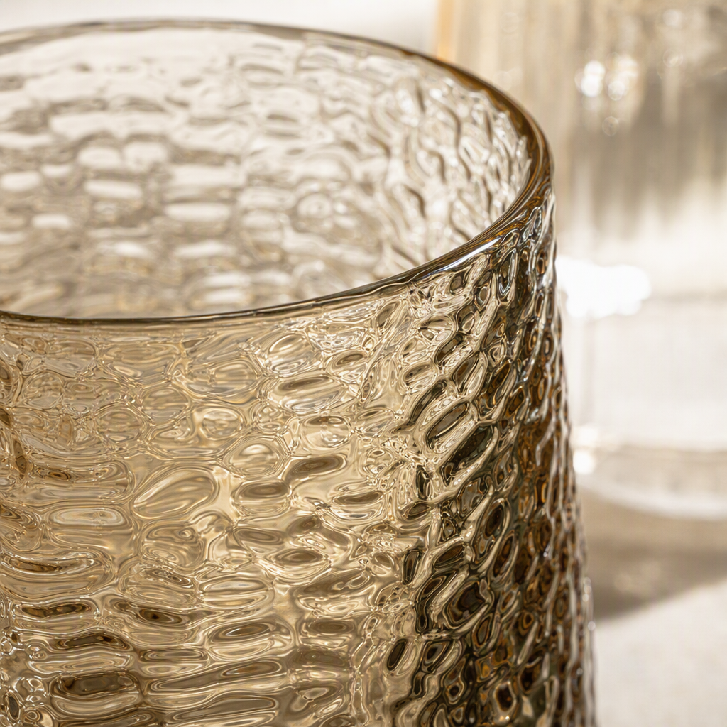 Wholesale glass hexagonal hammer-patterned transparent water cups and amber creative drink cups Application Scenario