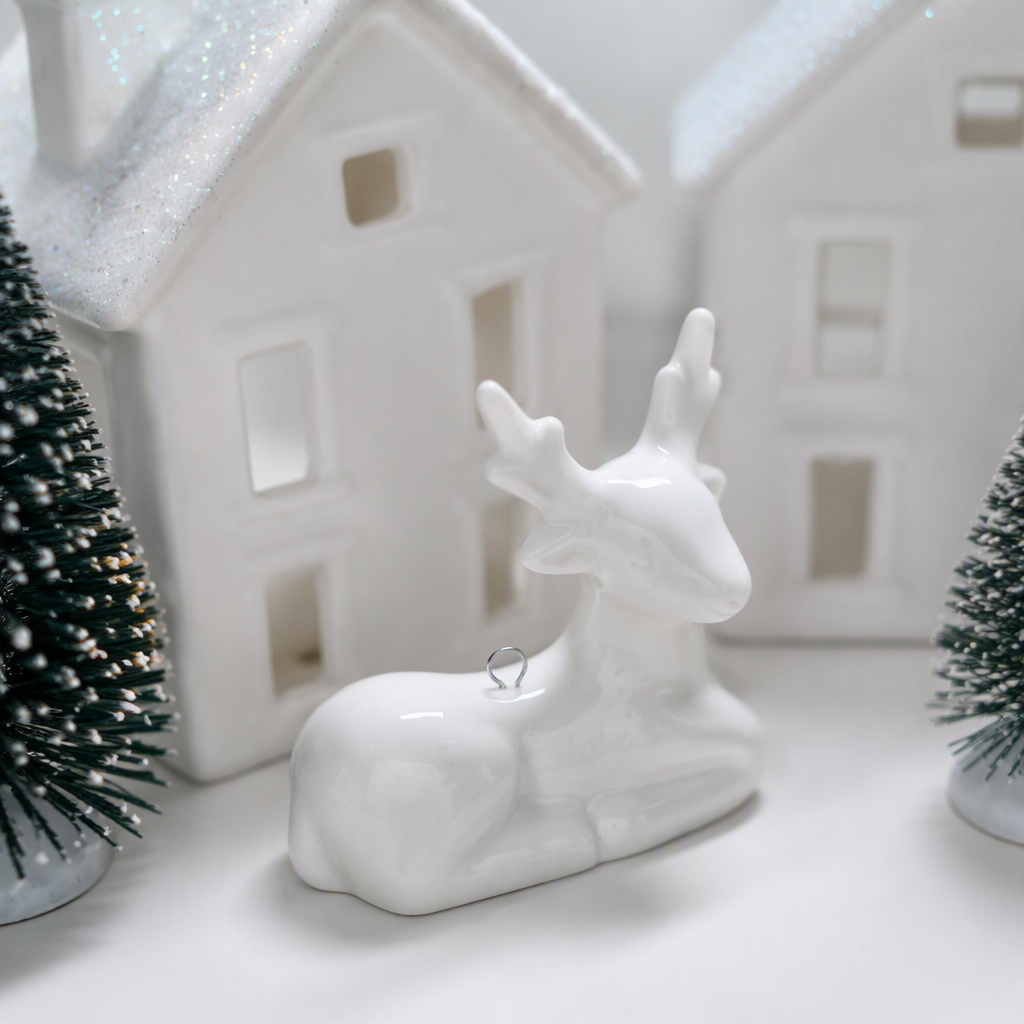 White House decorations, white reindeer Christmas tree ornaments, holiday decorations, warm Christmas atmosphere home decoration Application Scenario