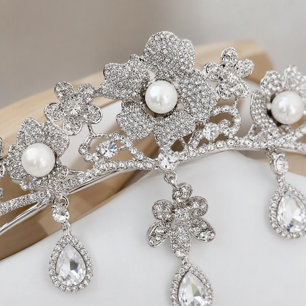 Shining silver diamond-encrusted pearl flower crown headwear, elegant wedding bride's hair accessory, headwear and accessories Application Scenario