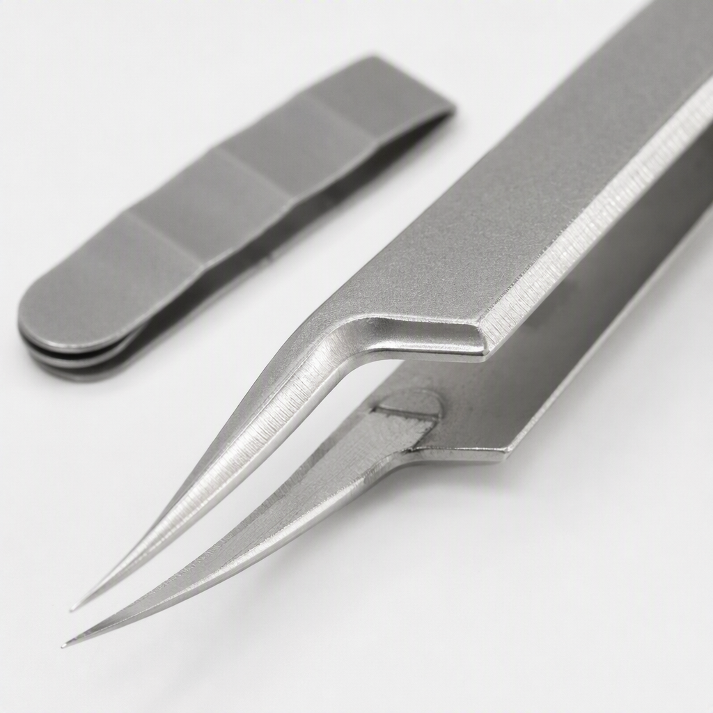 Professional metal tweezers, a meticulous eyebrow shaping and beauty tool, are silver, durable and multi-purpose Application Scenario