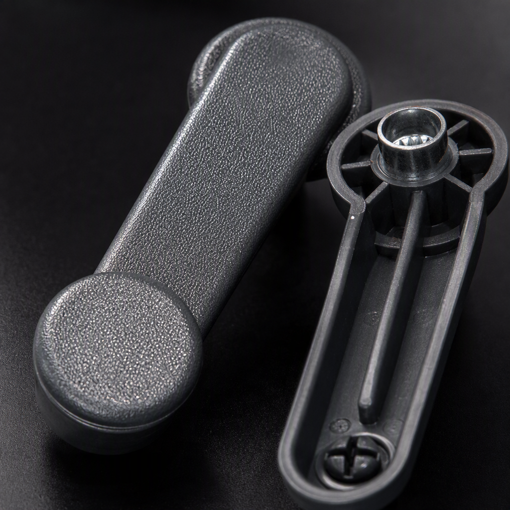 Серые руки с ручными ручками на окнах машин вручную поднимаются, чтобы вручную отшлифовать аксессуары для отделки интерьера Application Scenario