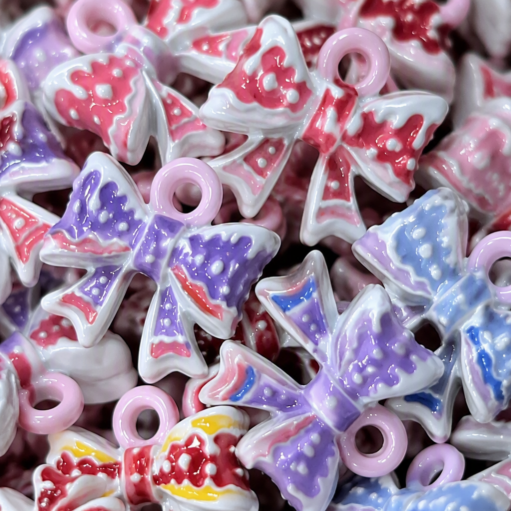 Colorful bow pendant bracelet is a fashionable, trendy, personalized and versatile gift for girls Application Scenario