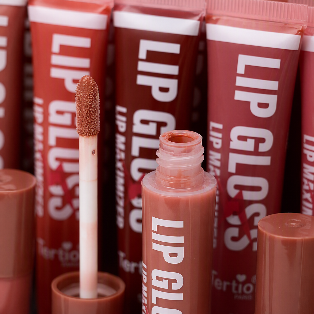 Hidratación de larga duración labios rojos esmalte tubo brillo labial líquido color renderización nutrición hidratación no es fácil de decolorar Application Scenario