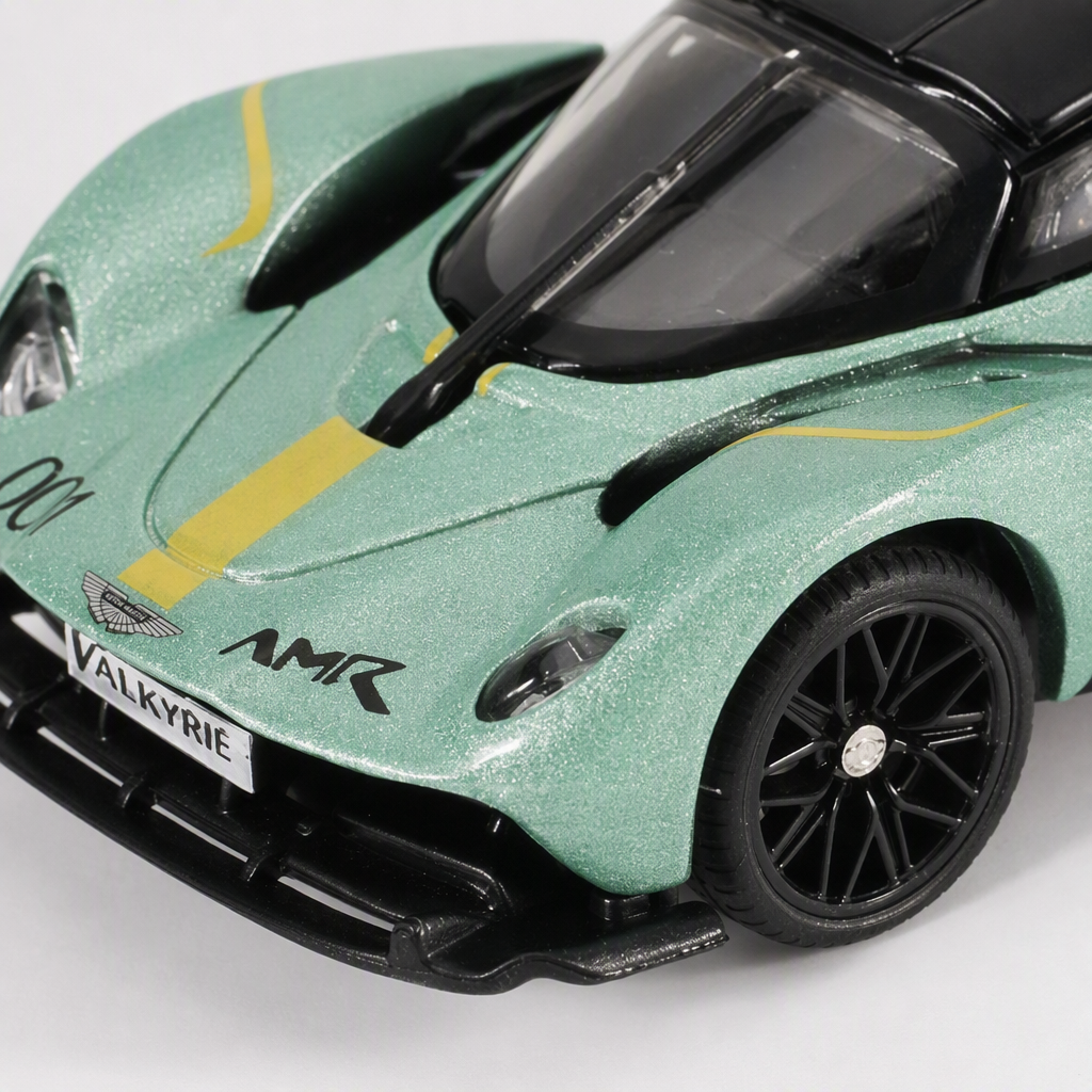 Simulación oficial con licencia del modelo de coche de aleación - aston martin valkyria 【1:64 verde 】 Specification image