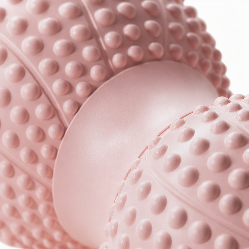 The multi-functional pink massage ball is a fitness product that relaxes muscles, relieves stress and shapes the body. It is a handheld massager Application Scenario