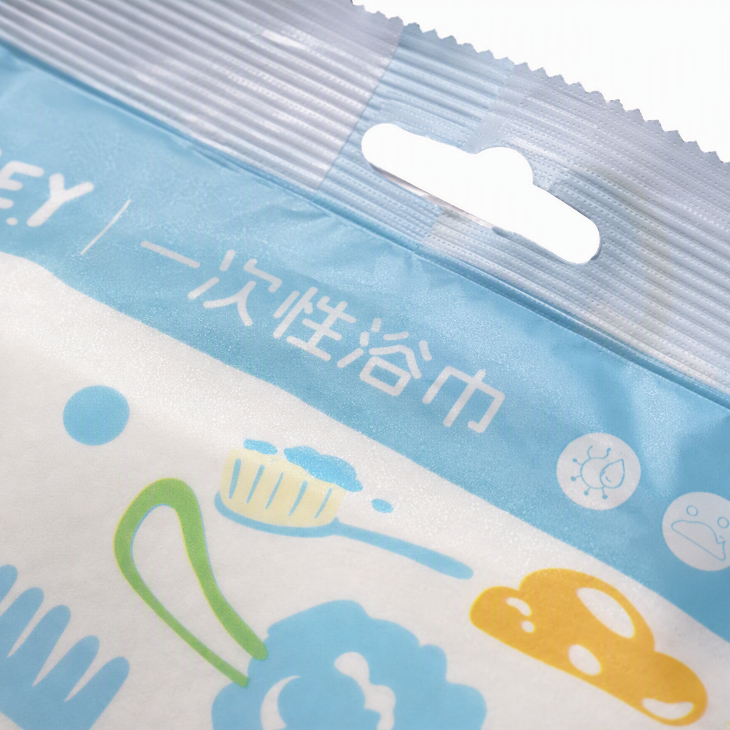 Blue and white packaging bags, disposable bath towels, soft, absorbent, portable travel bath products, specially designed for families and hotels Application Scenario