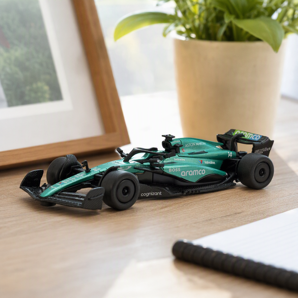 Officially authorized simulation alloy car model - Aston Martin F1 Racing car [1:43 green] Application Scenario