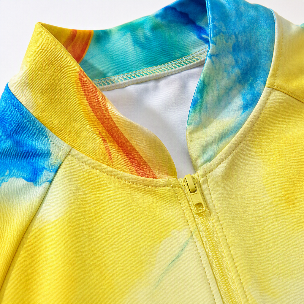 A fashionable colorful abstract pattern top paired with fresh blue trousers is a casual and versatile trendy new product Application Scenario