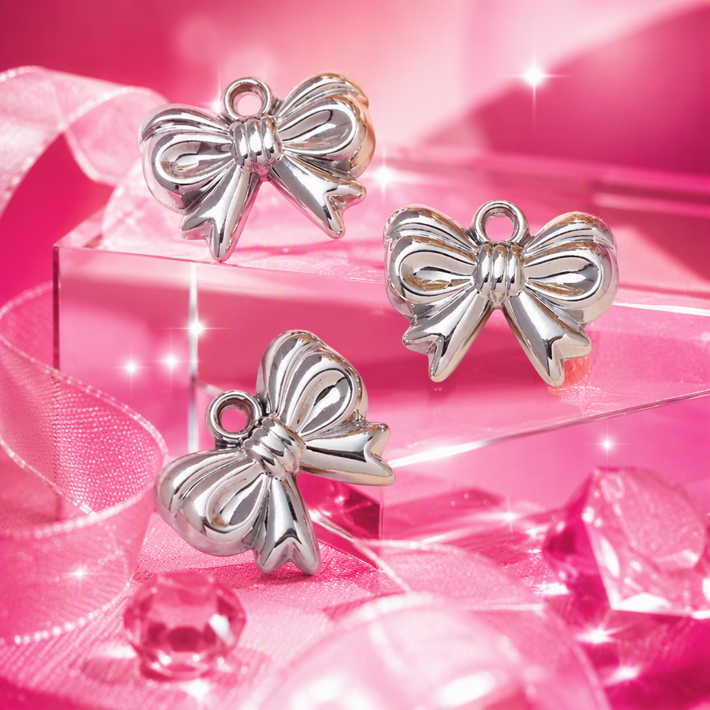 A fashionable silver bow necklace pendant, a simple and elegant women's accessory gift for girls Specification image