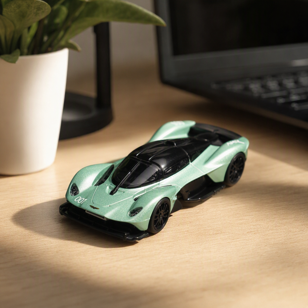 Officially Authorized simulation alloy car model - Aston Martin (Valkyrie) [1:43 Green] Specification image