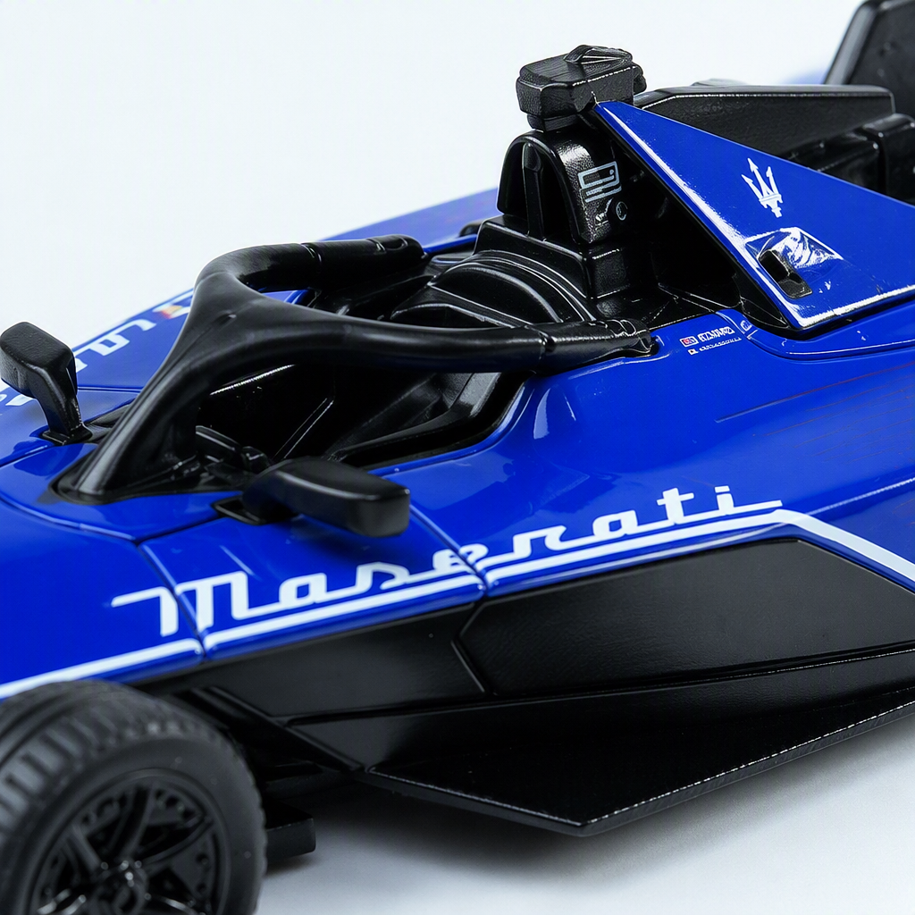 Officially authorized simulation alloy car model - Maserati FORMULA [1:43 blue] Application Scenario