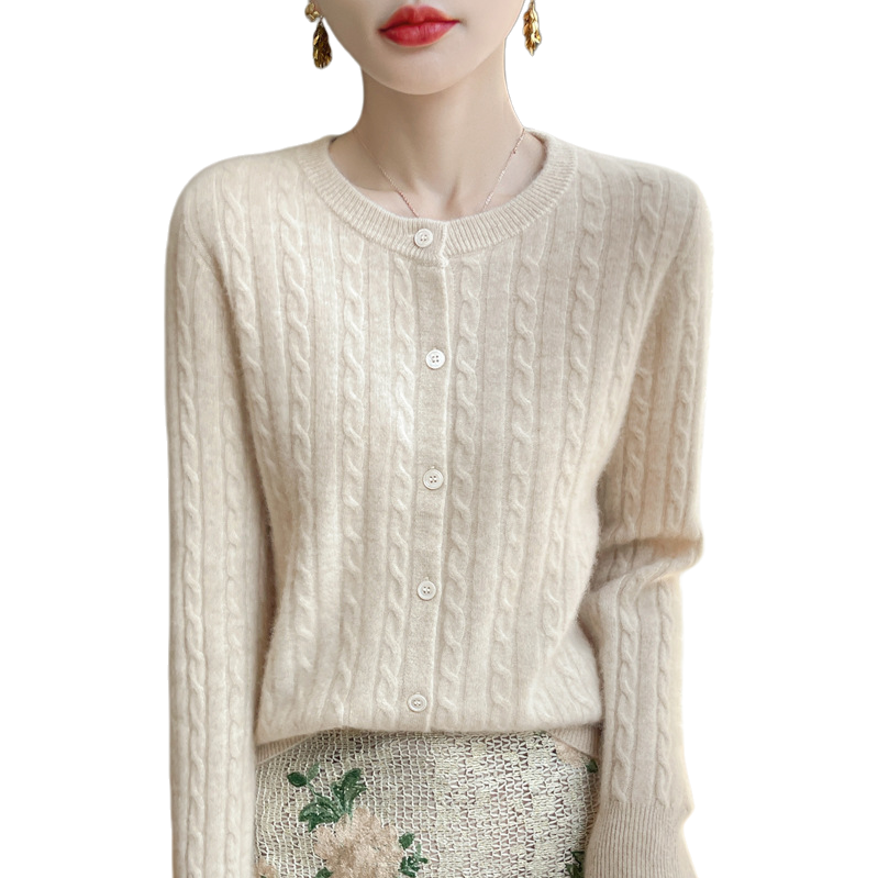 The off-white knitted long-sleeved cardigan for women's tail leg covers are casual, versatile, warm and comfortable to pair with Item Picture