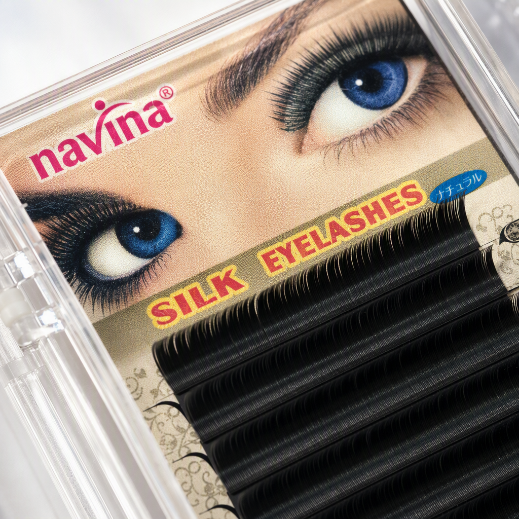 Silk false eyelashes in two boxes, 10mm and 14mm, naturally curled and transparent packaging beauty products Application Scenario