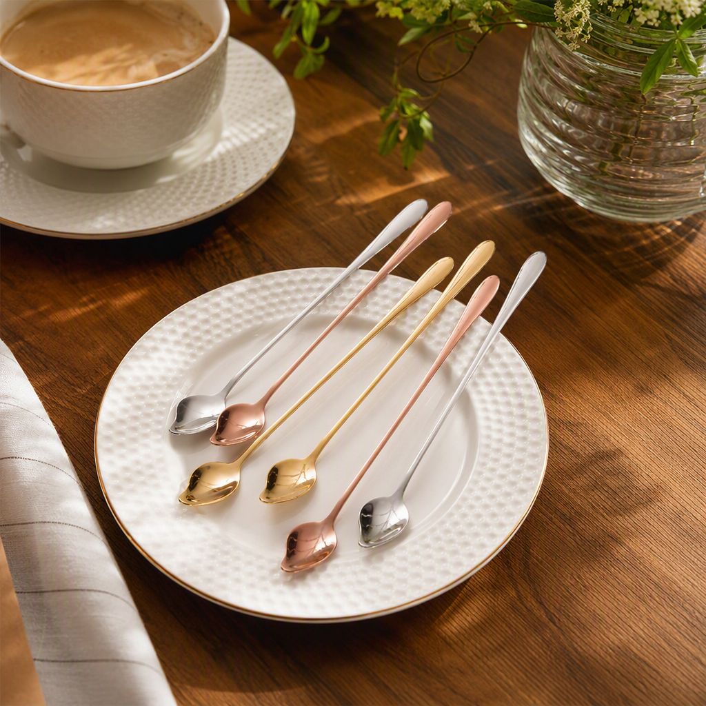 Multi-functional Western kitchen knife, fork and spoon set, household tableware combination, restaurant Western tableware, kitchen tableware supplies Application Scenario