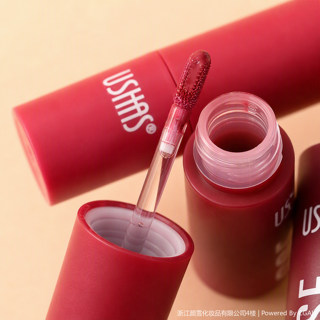 Hidratante de larga duración esmalte de labios mate color no es fácil de perder color hidratante brillo maquillaje de labios esencial Application Scenario