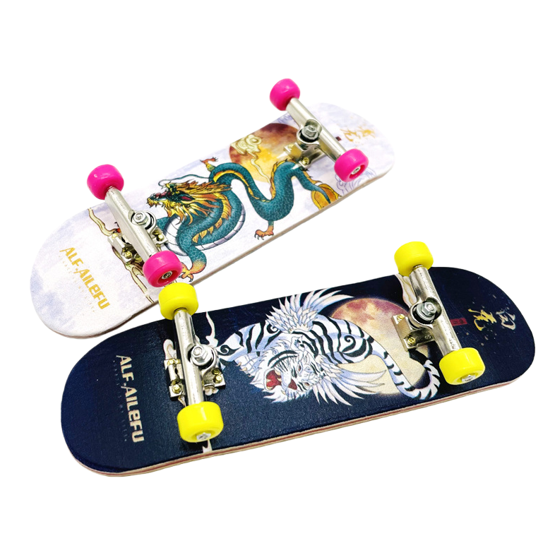Professional sports outdoor ice skates, roller skates, skateboards, vitality boards, adult and children's leisure sliding sports equipment Application Scenario