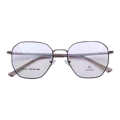 Fashionable and lightweight metal-framed glasses for both men and women, high-definition anti-blue light spectacle frame, trendy style Application Scenario