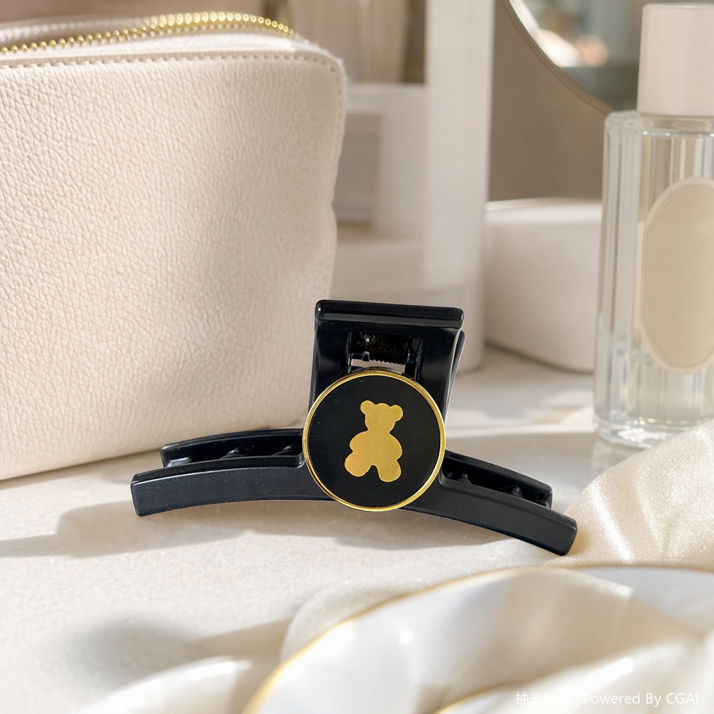 Black hair clips, golden bear pattern borders, white labels, decorative hair accessories, hair clips, hair accessories, simple and fashionable details Picture