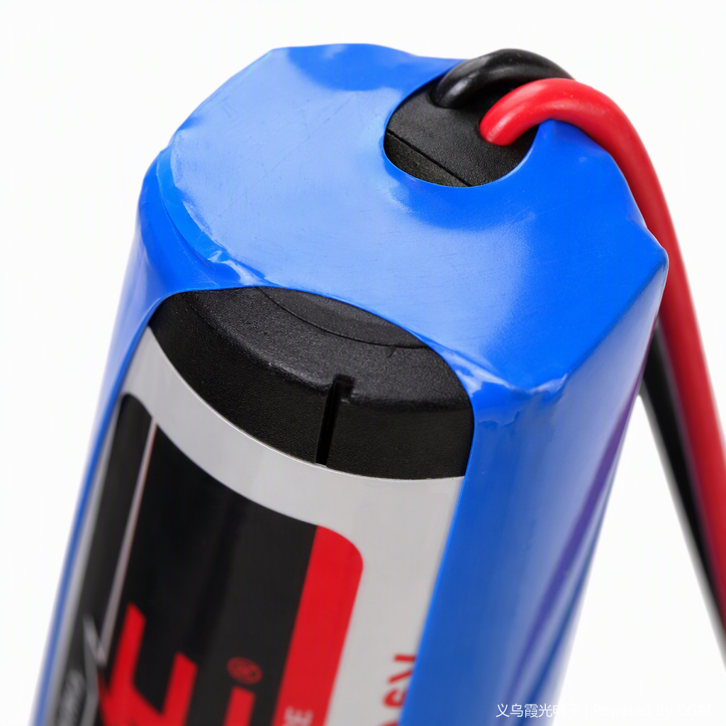 Batería de litio cilíndrica azul con cable rojo y negro enchufe blanco fuente de alimentación de carga portátil de alta capacidad Application Scenario