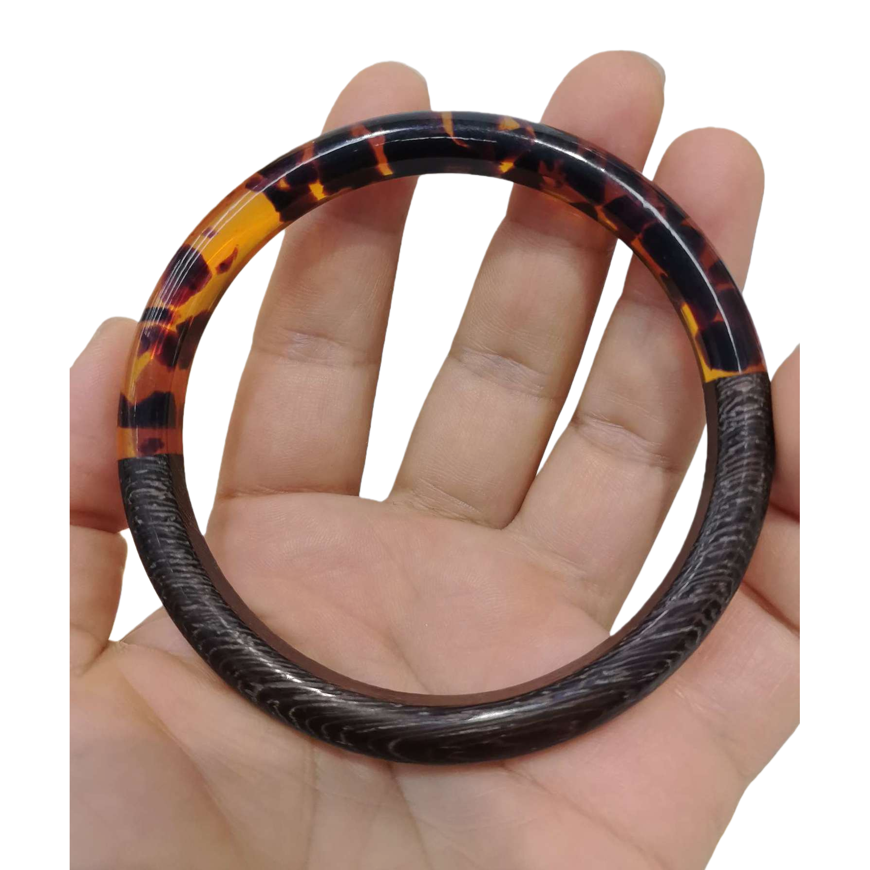 This fashionable and retro tortoiseshell pattern bracelet is simple and versatile. It is a trendy accessory and a great gift for women Item Picture
