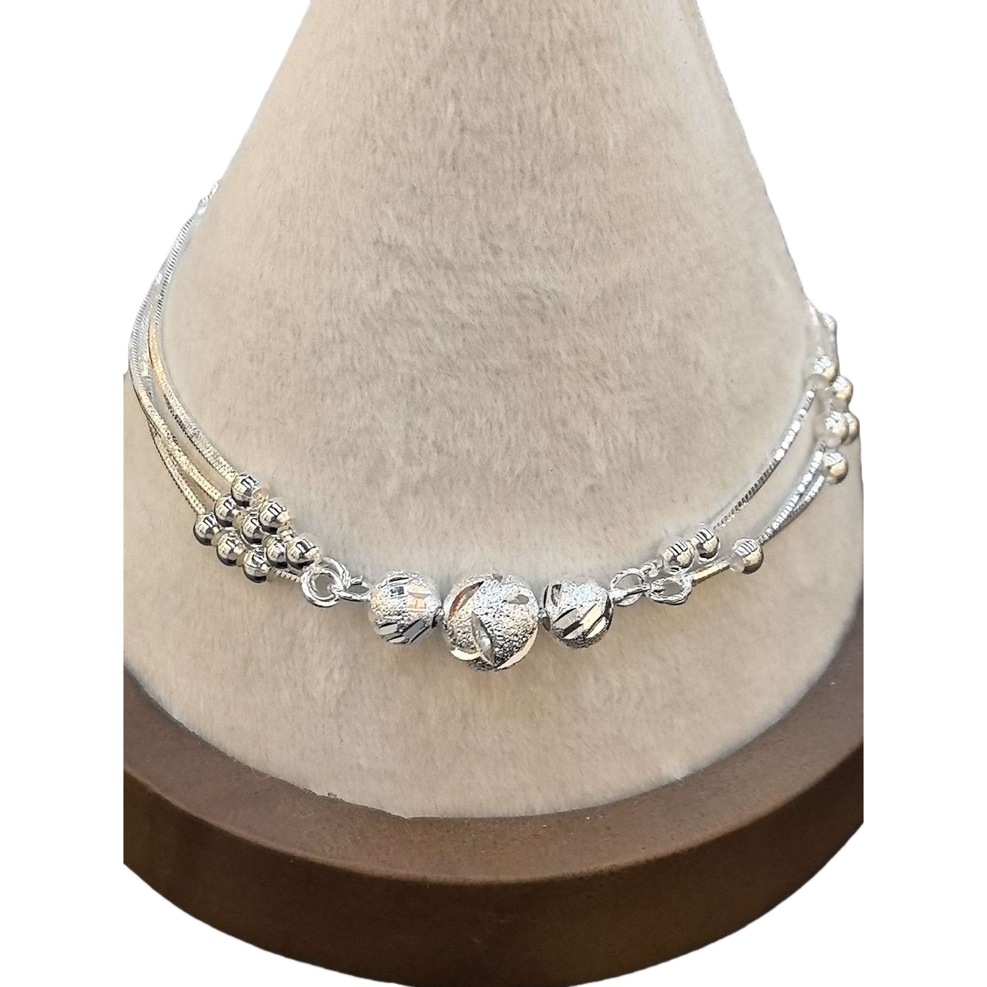 The silver three-strand snake bone chain bracelet is a fashionable, simple, individual, trendy and versatile gift for both girls and men Item Picture