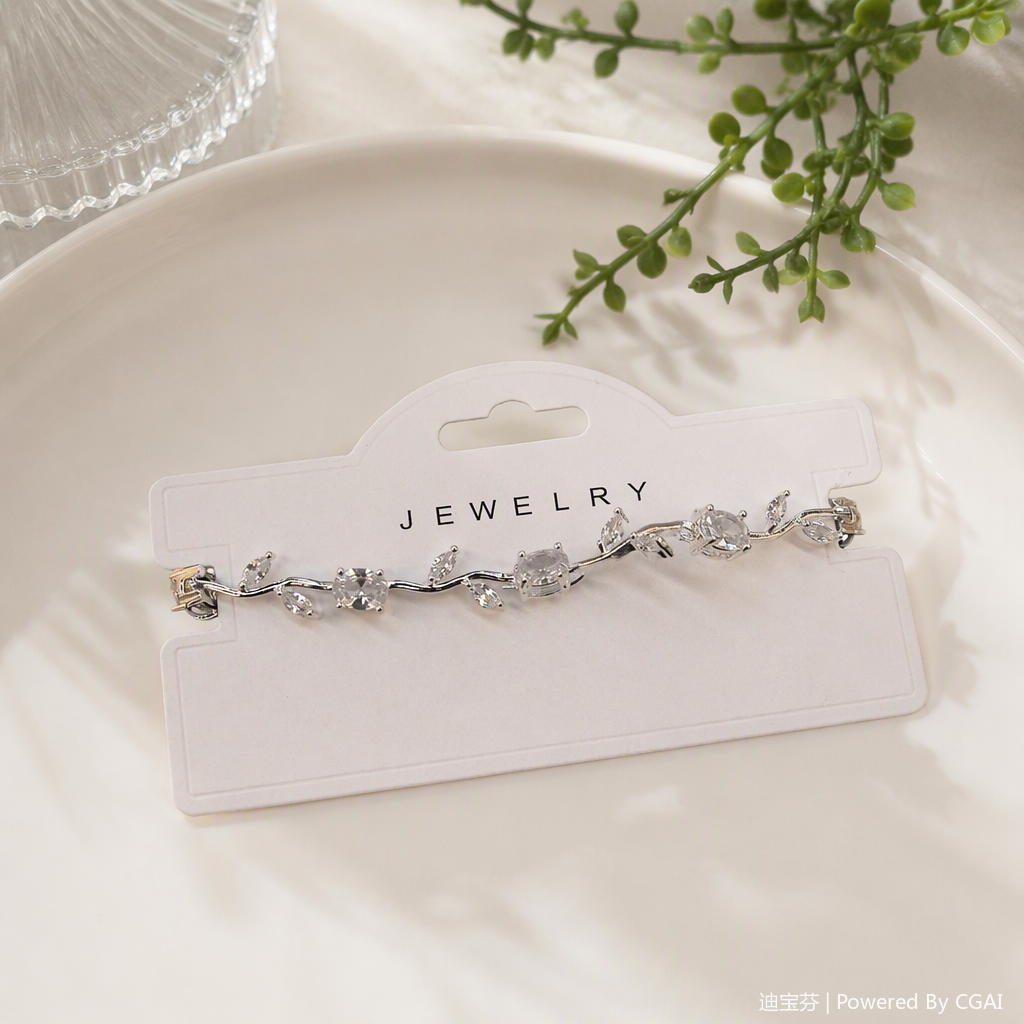 The silver vine-shaped diamond-encrusted bracelet is a fashionable, versatile and exquisite lady's jewelry gift for your girlfriend details Picture