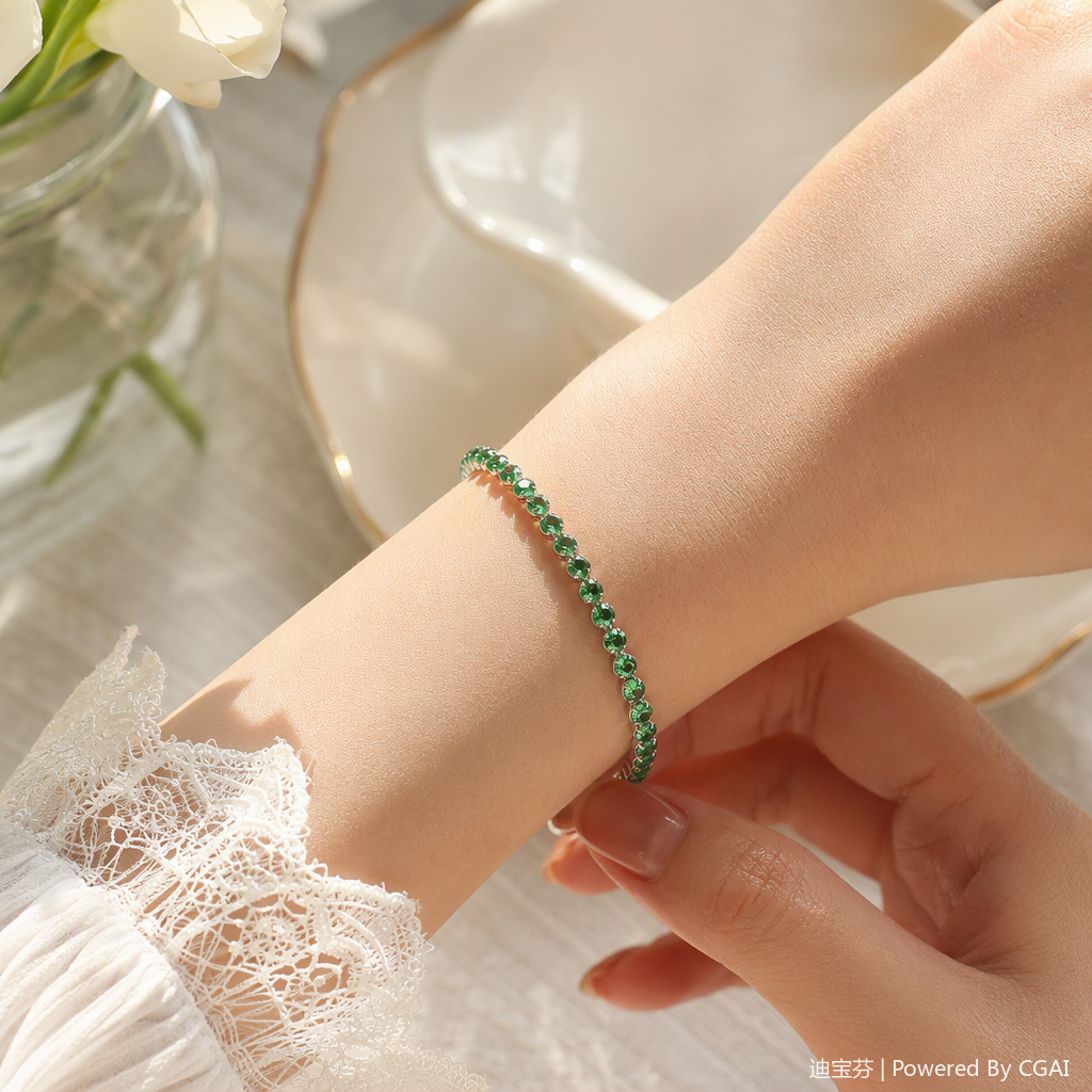 Natural emerald bracelet, fashionable and simple ladies' jewelry, exquisite gift for girlfriend, couple style bracelet accessory details Picture