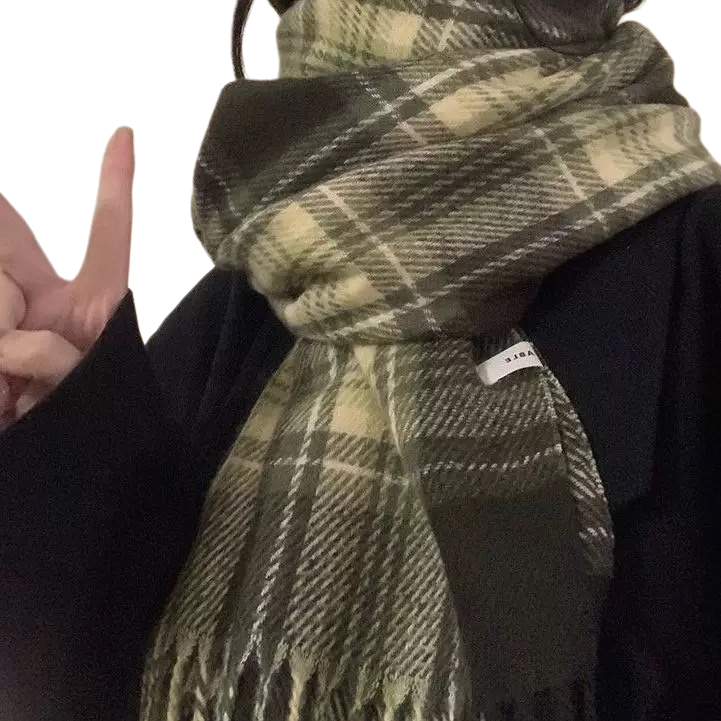 اما الوشاح الأخضر ذو اللون الاخضر، فيُستخدم فيه اكثر من مئة شخص على شكل ارجوحة ودفئة موضوعة محليا Item Picture