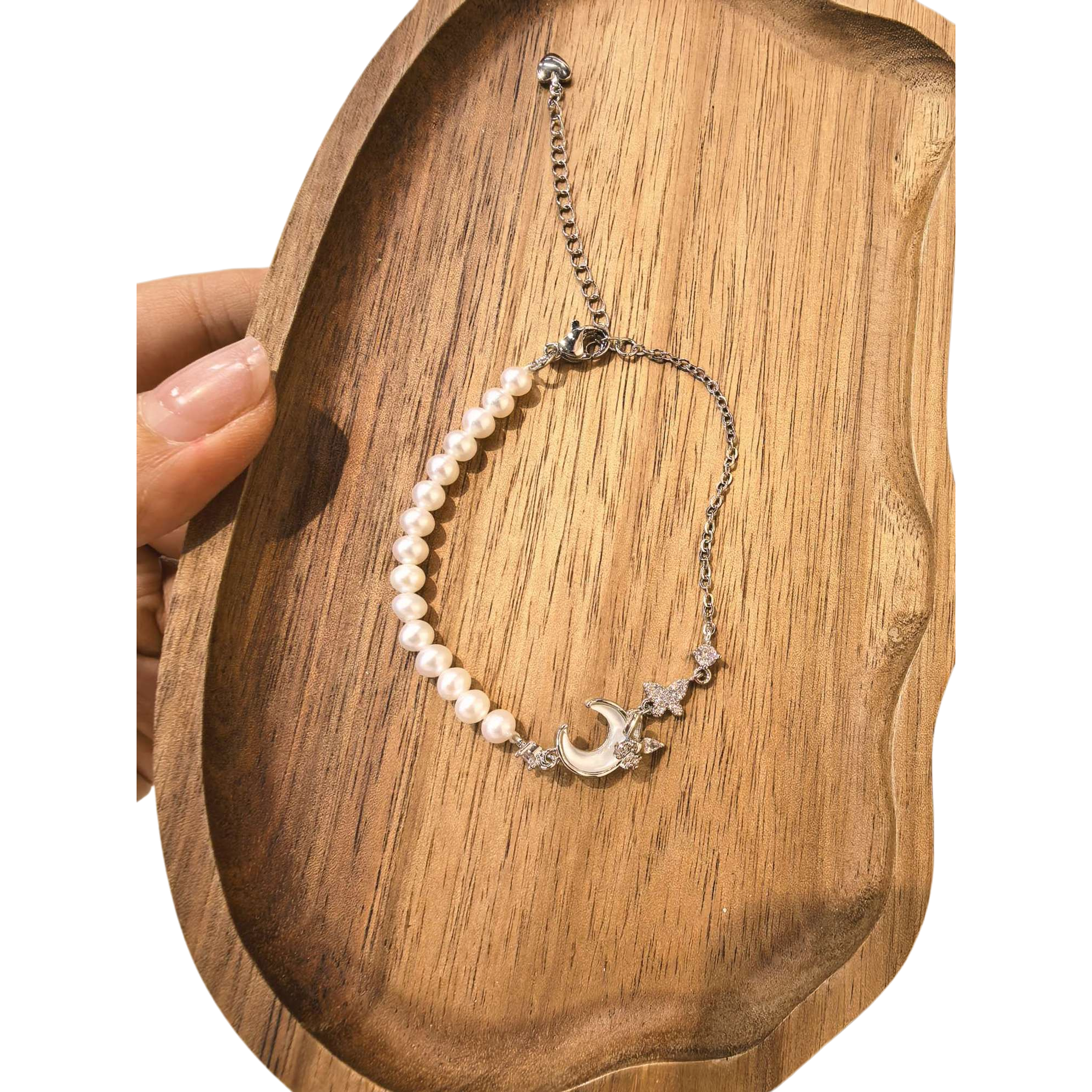 Fashionable bracelet with beaded moon and star pendants, simple and versatile girls' jewelry, trendy accessories Item Picture