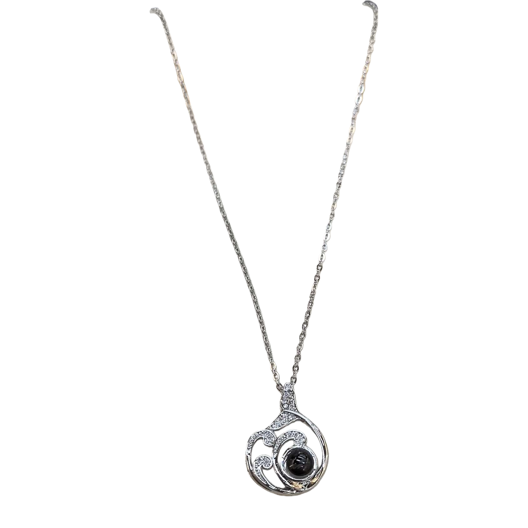 قلادة فضية فضية من الازياء Item Picture