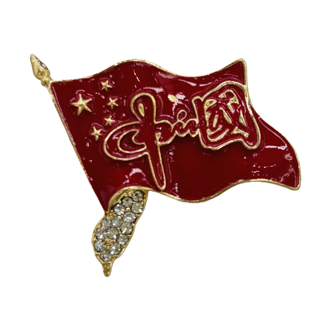 红色旗帜造型徽章+中国字样与五角星装饰的金属胸针白底实物图