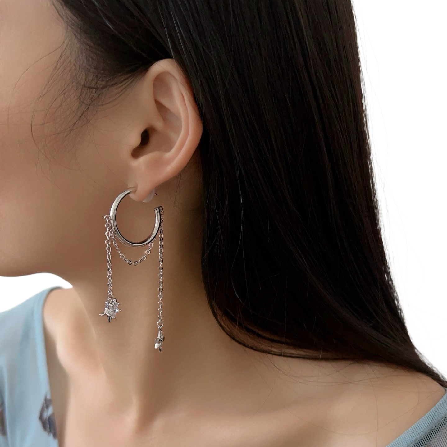 The long and elegant earrings and stud earrings from Obiya are simple, stylish, fashionable and versatile